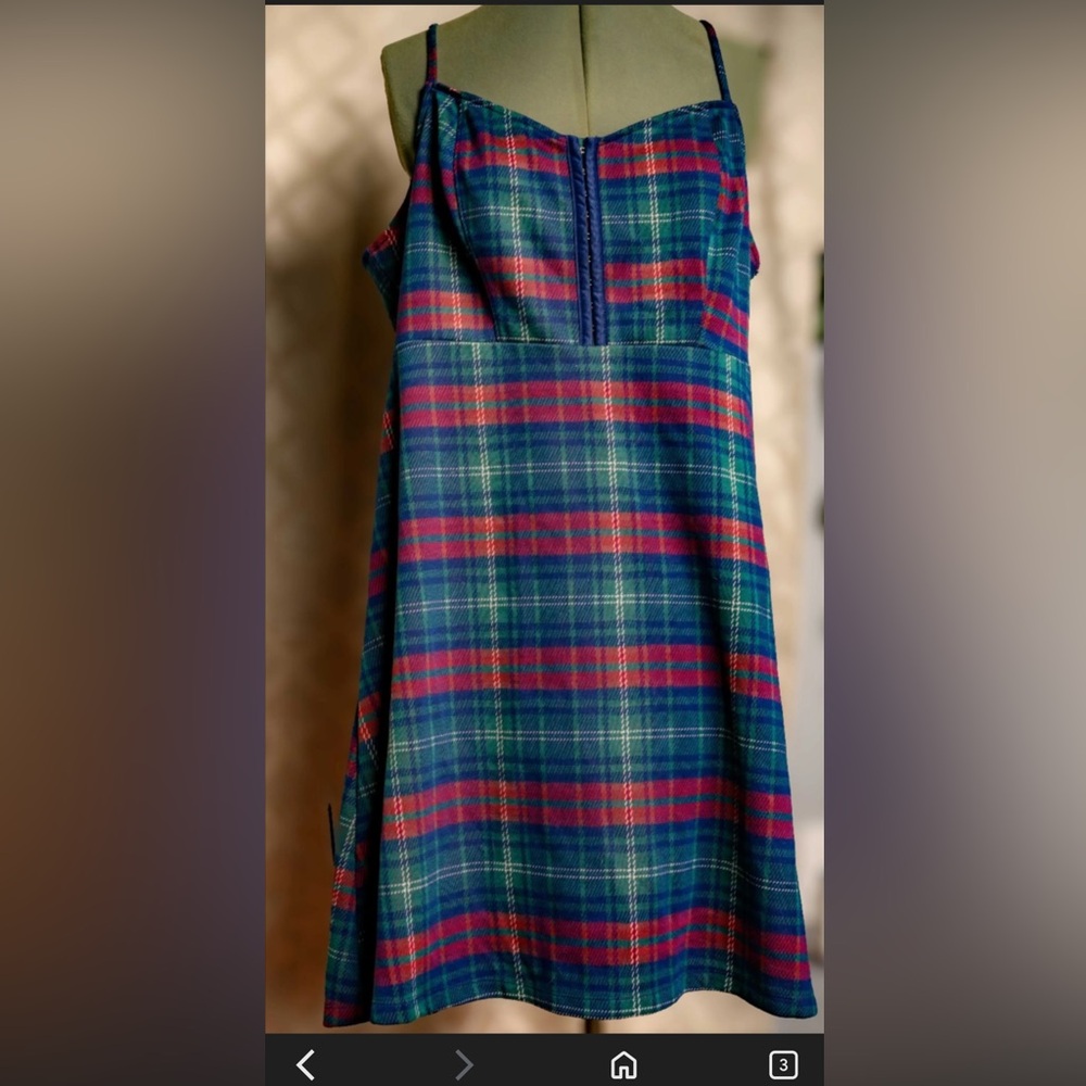 really cute and plaid dress. Great for layering and easy to style!
